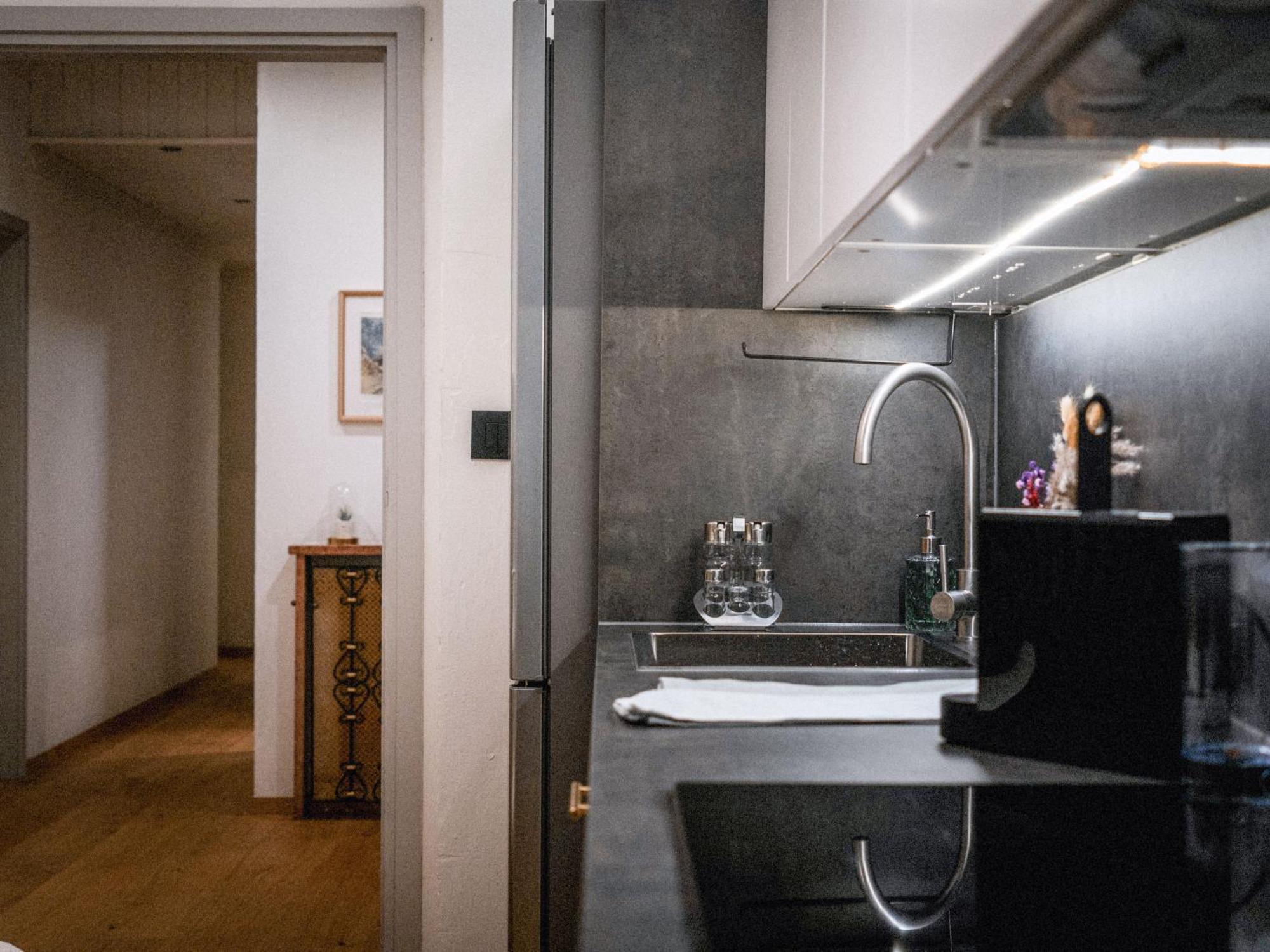 Bergblick Apartment In Zentrumsnaehe Mit Garage ميرانو المظهر الخارجي الصورة